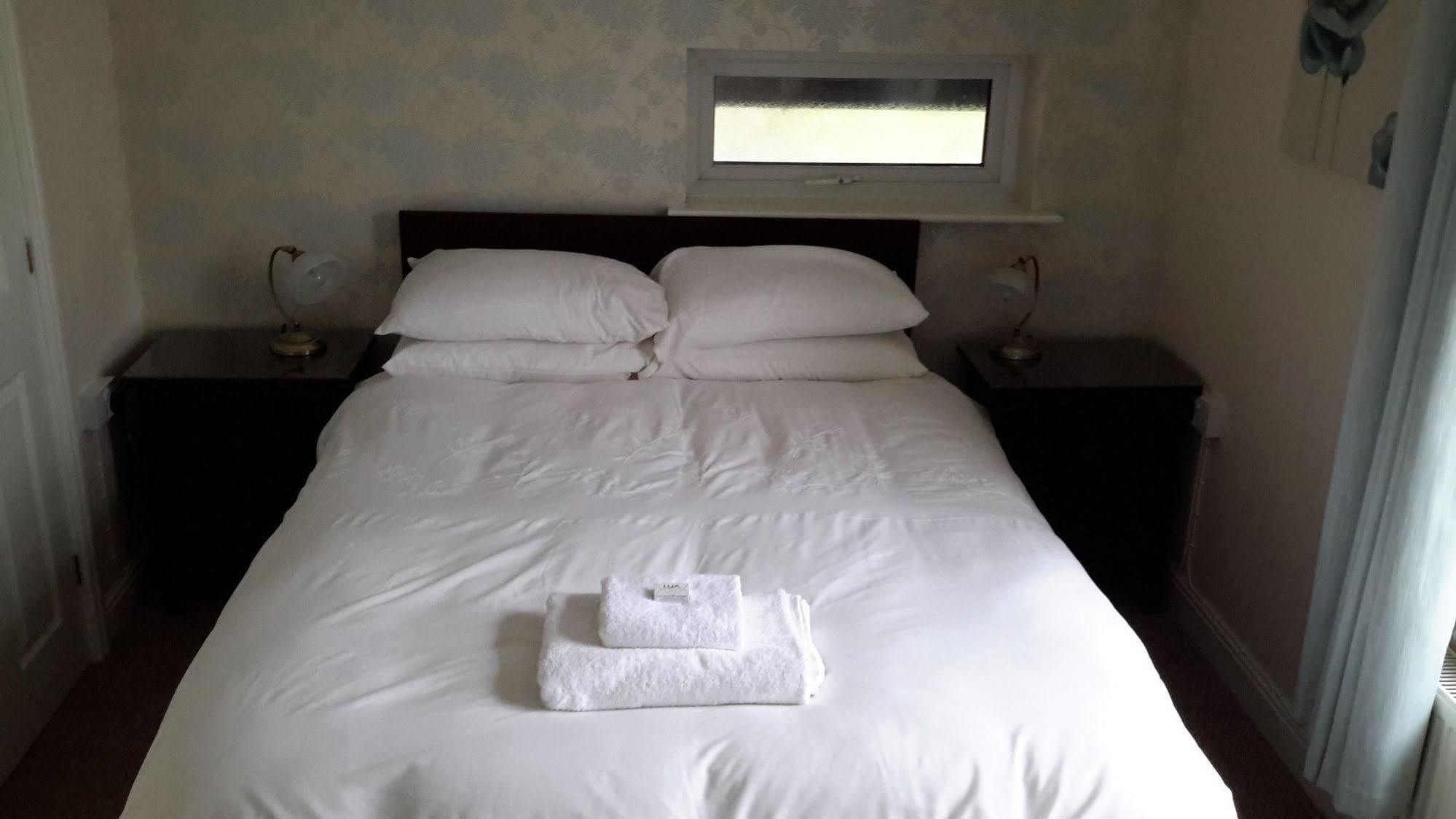 The School House Bed and Breakfast Warrington  Eksteriør billede